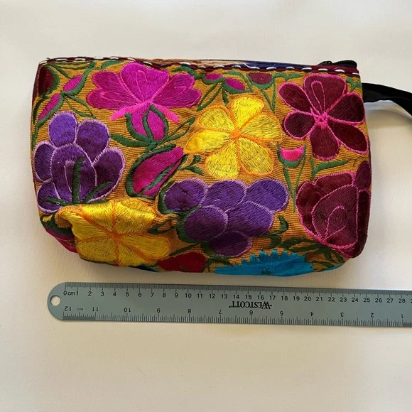 Floral Embroidered Women's Bag - Picture 1 of 6